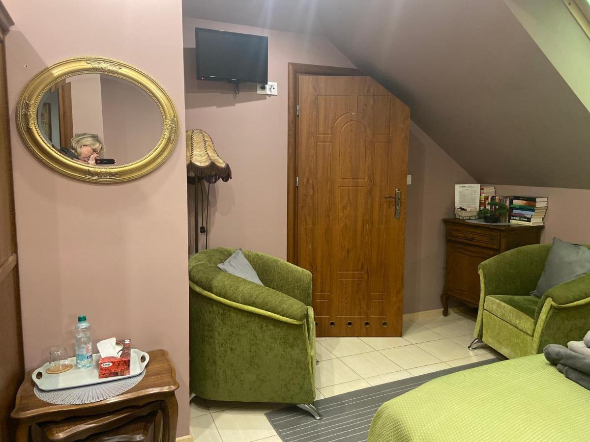 Medison Family Boutique B&B Kielce Buitenkant foto