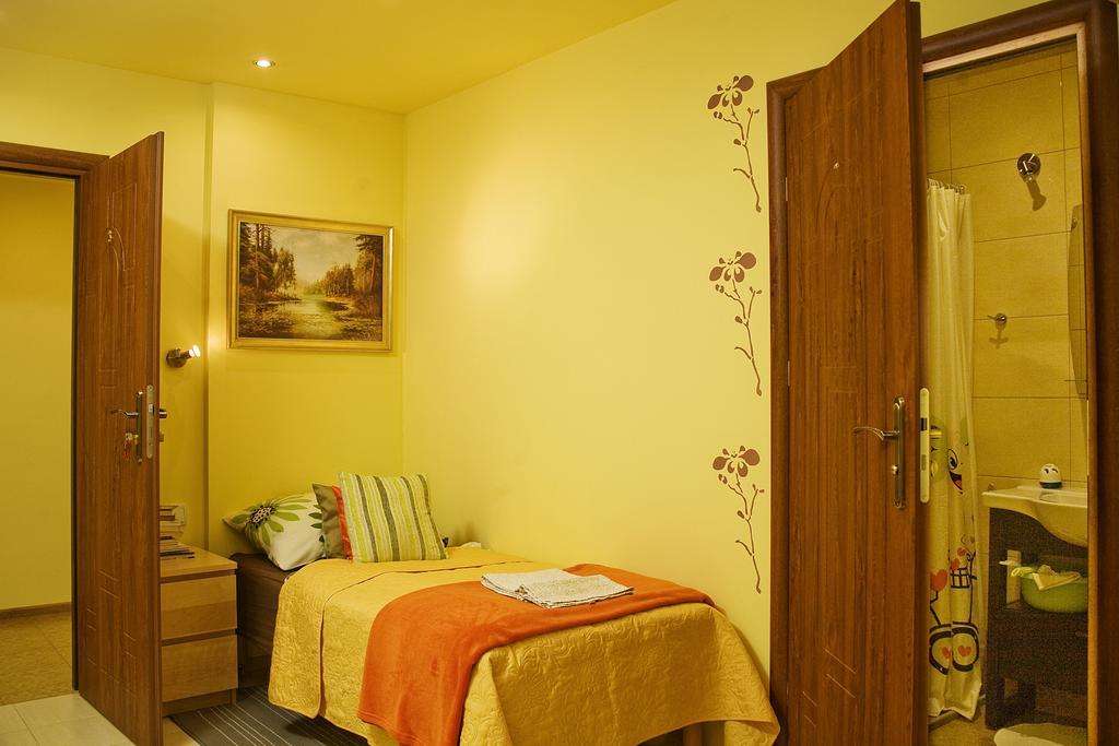 Medison Family Boutique B&B Kielce Kamer foto